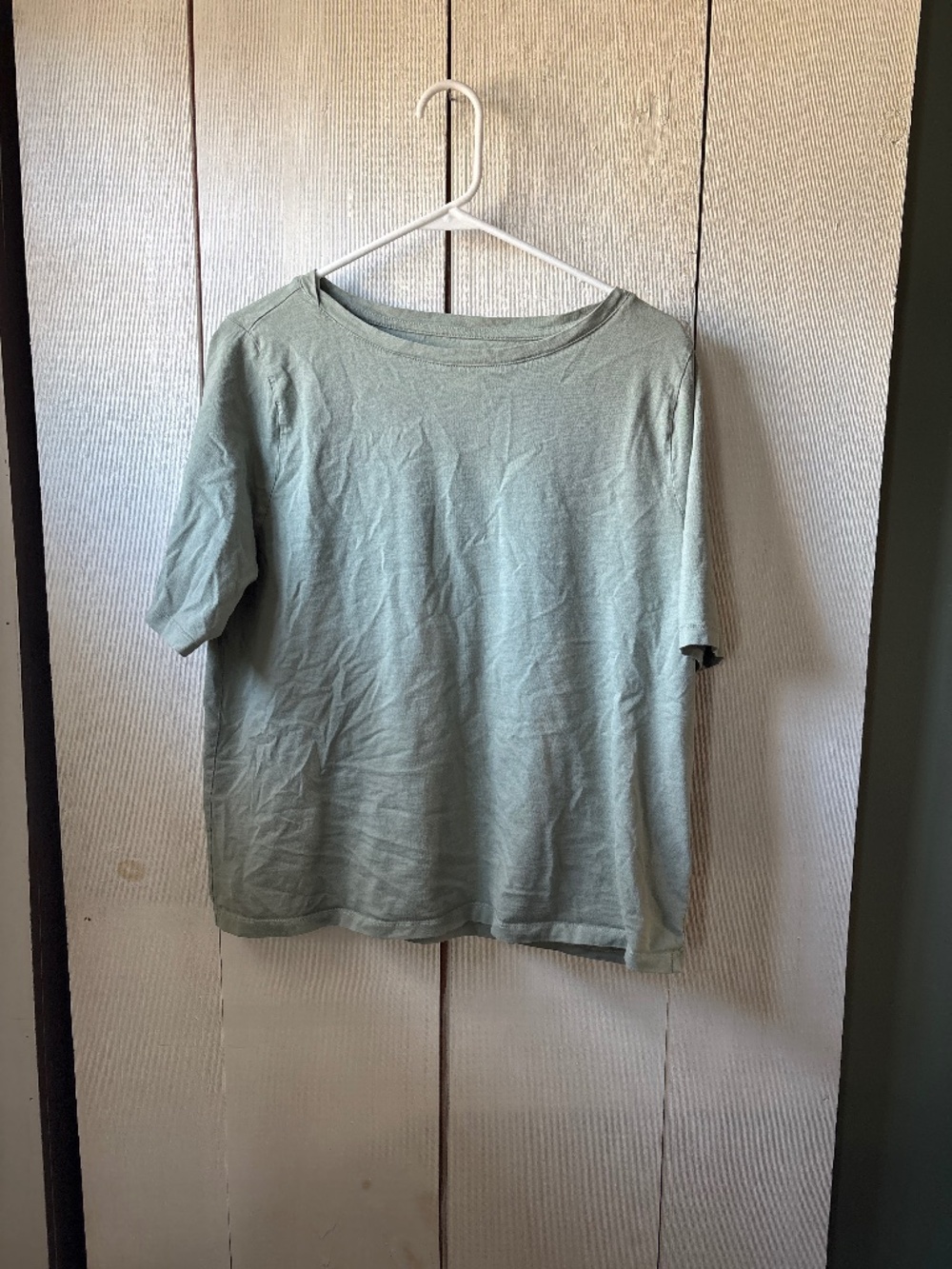 Woman’s xl green lands end plain tshirt